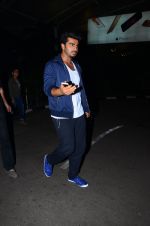 Arjun Kapoor snapped at airport  on 28th Jan 2016